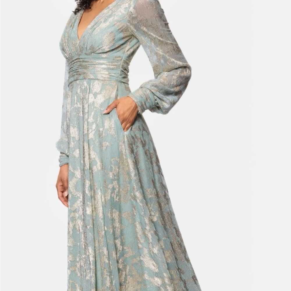 Betsy & Adam Foil Pattern Long Sleeve Gown Size 14 - Picture 2 of 8